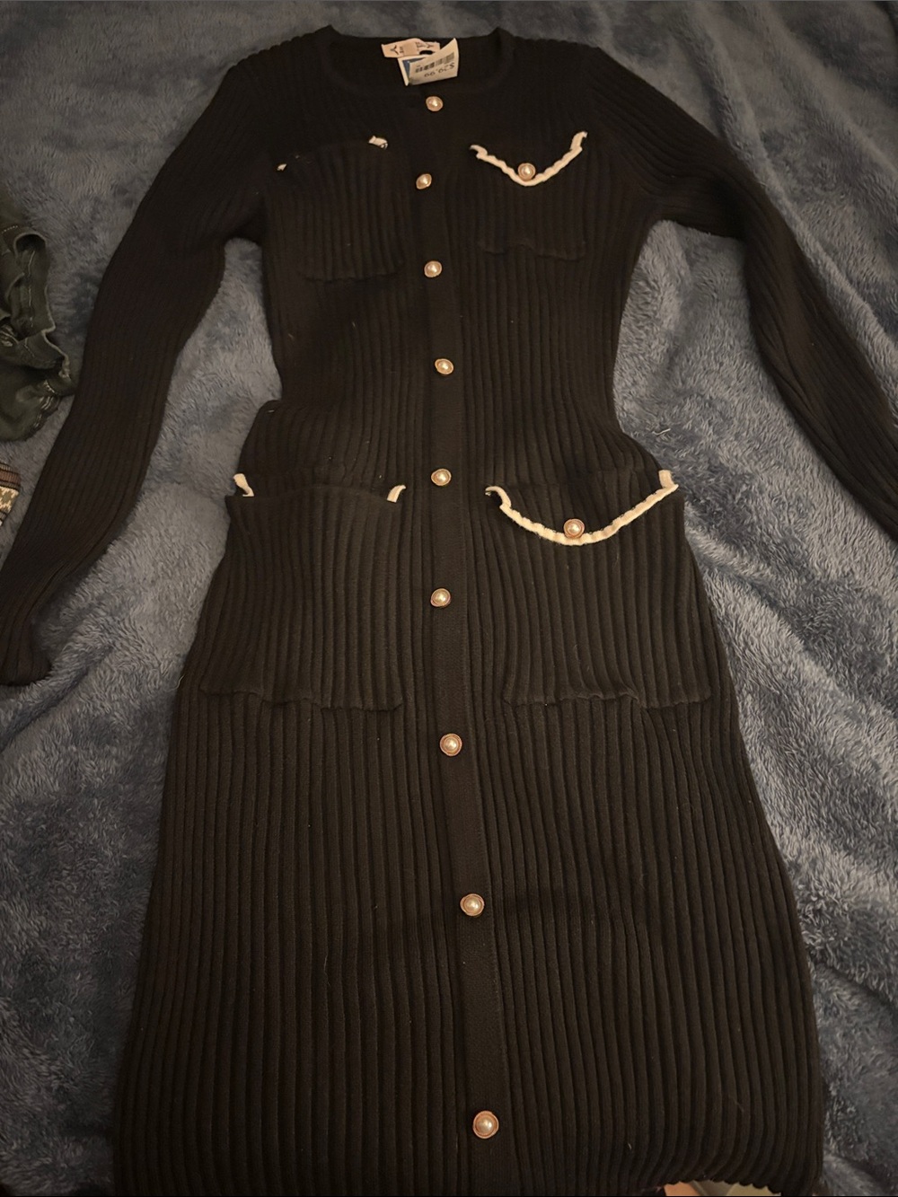 Long sleeve, thick material black dress w/ four pockets